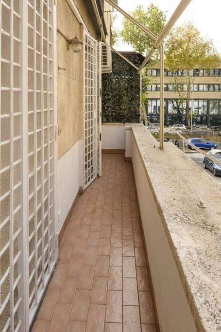 Apartment Minimal House Rom