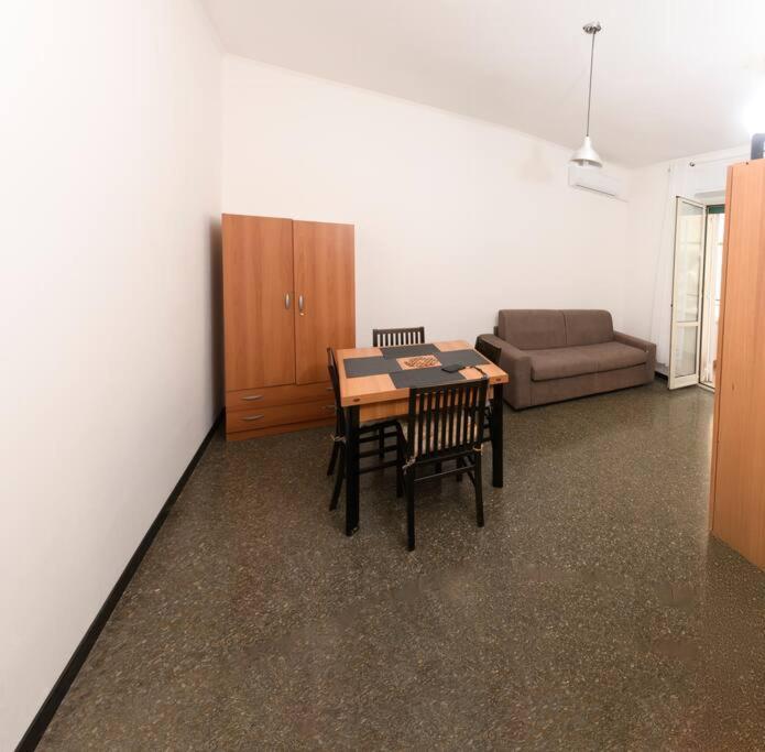 Minimal House Apartment Rom